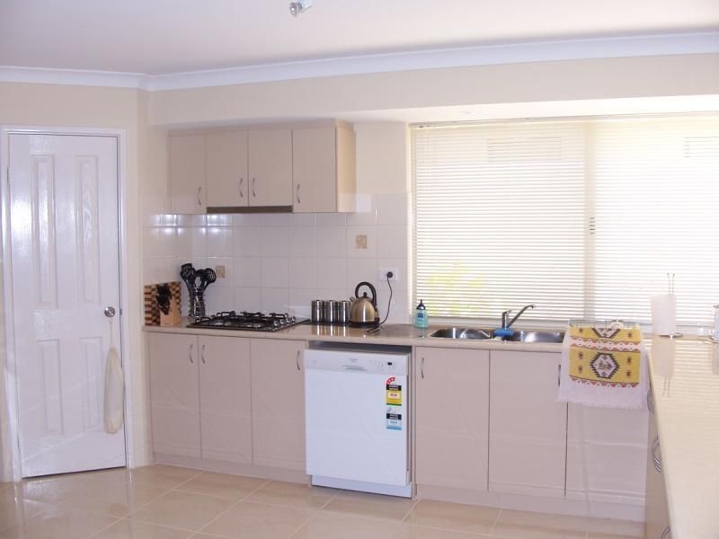 32 LITCHFIELD CRESCENT, Carramar WA 6031