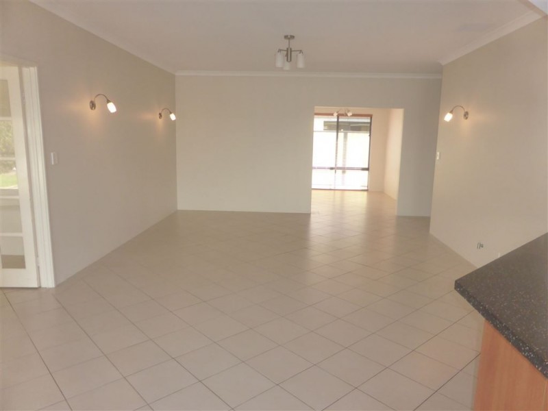 43 COLWYN LOOP, Tapping WA 6065