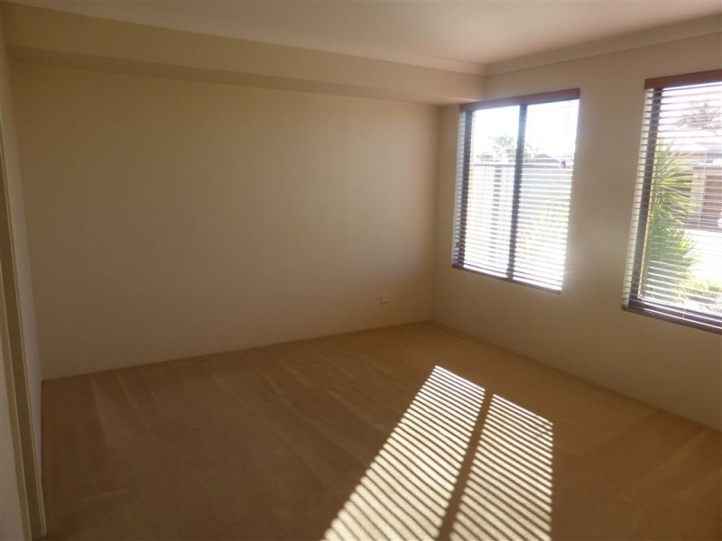 43 COLWYN LOOP, Tapping WA 6065