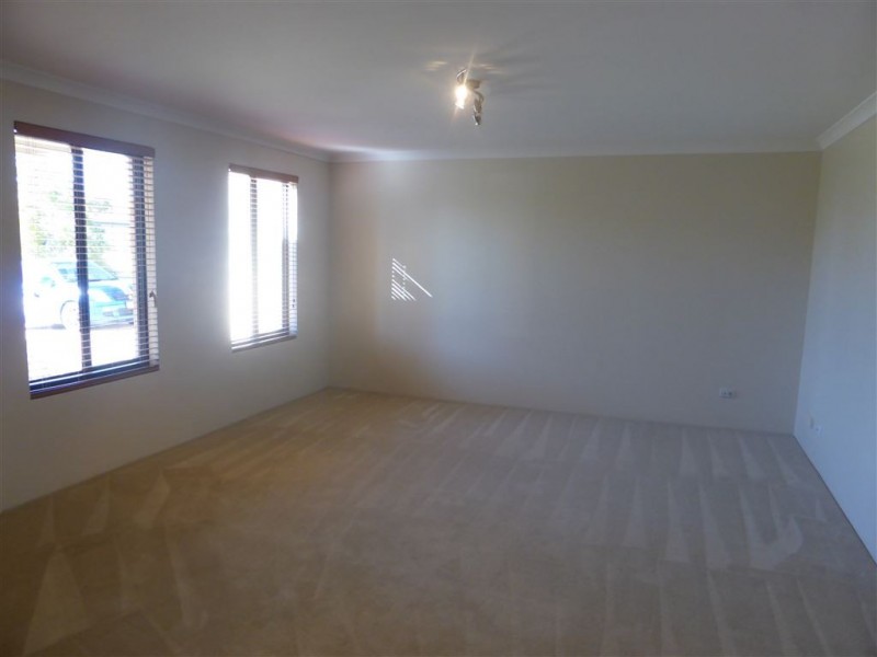 43 COLWYN LOOP, Tapping WA 6065