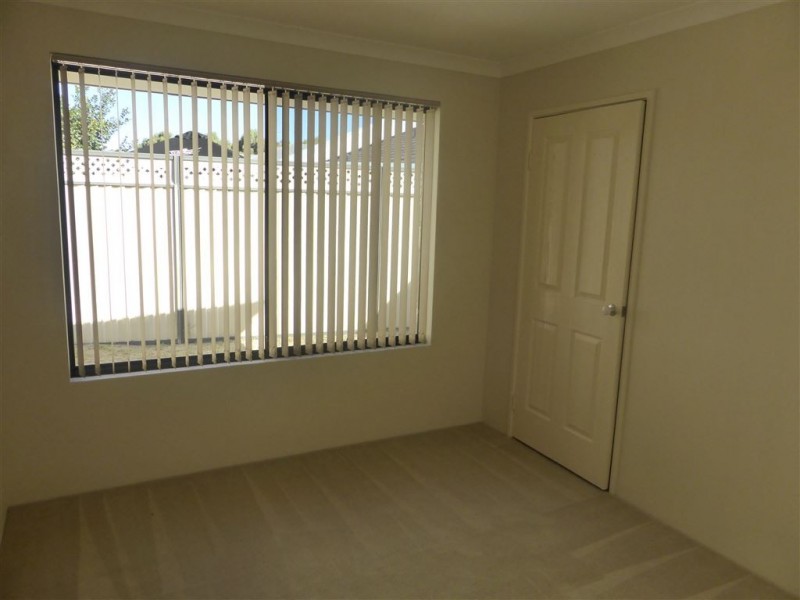 43 COLWYN LOOP, Tapping WA 6065