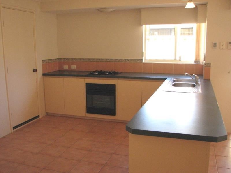 142 CALEDONIA AVE, Currambine WA 6028