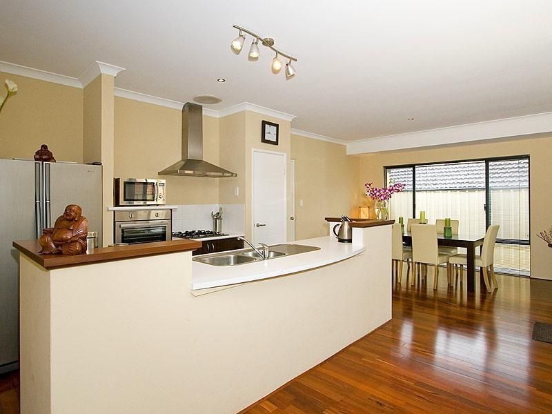 25 LANTERN WAY, Clarkson WA 6030