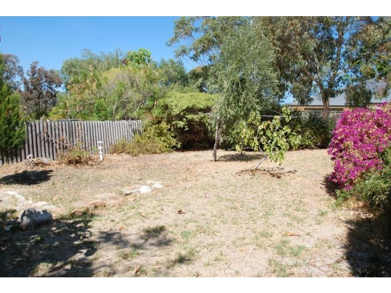 301 CAMBERWARRA DRIVE, Craigie WA 6025