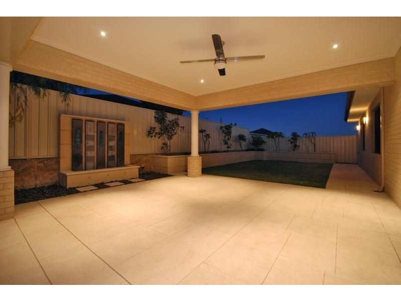 15 HOPEWELL PASS, Carramar WA 6031