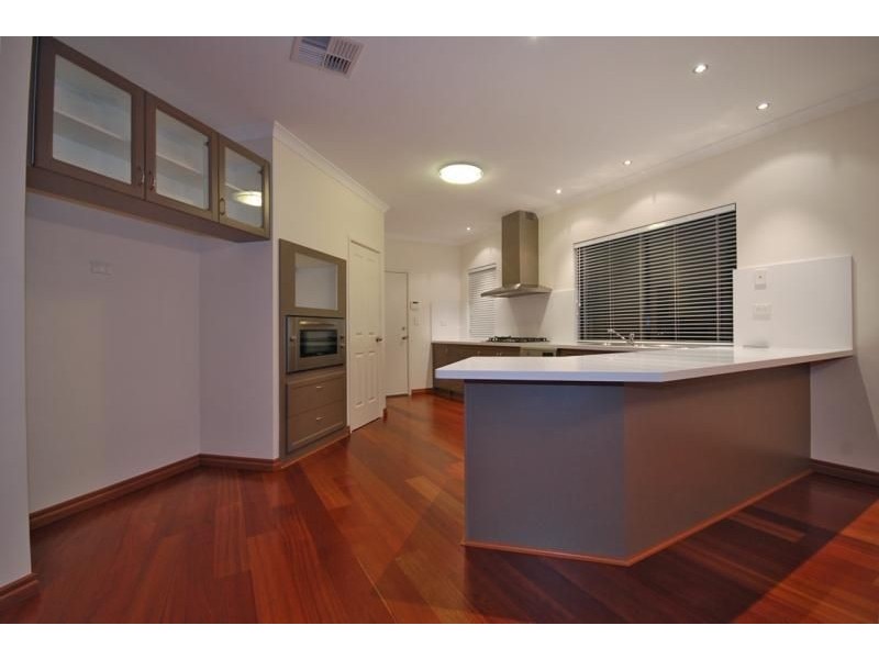 15 HOPEWELL PASS, Carramar WA 6031
