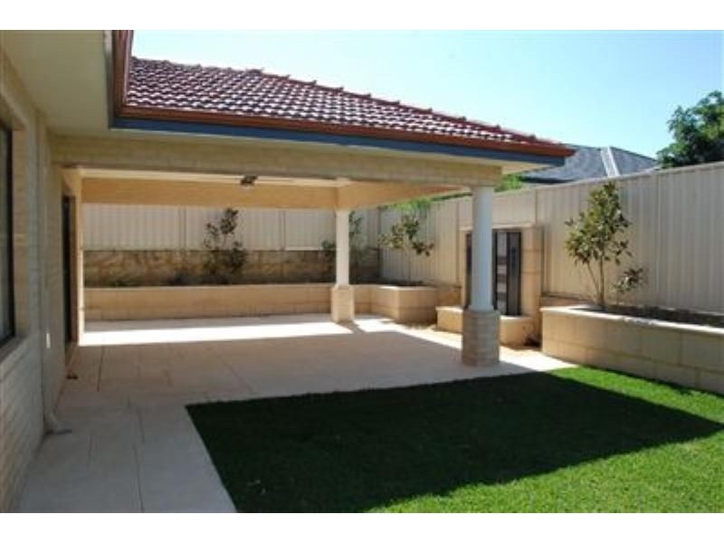 15 HOPEWELL PASS, Carramar WA 6031