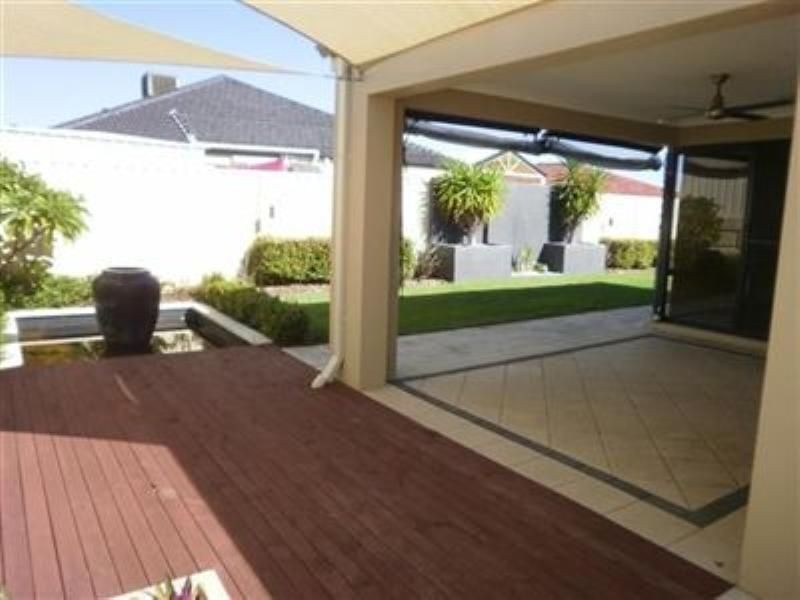 8 ARRETON WAY, Hocking WA 6065