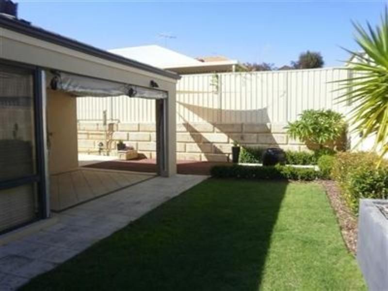 8 ARRETON WAY, Hocking WA 6065