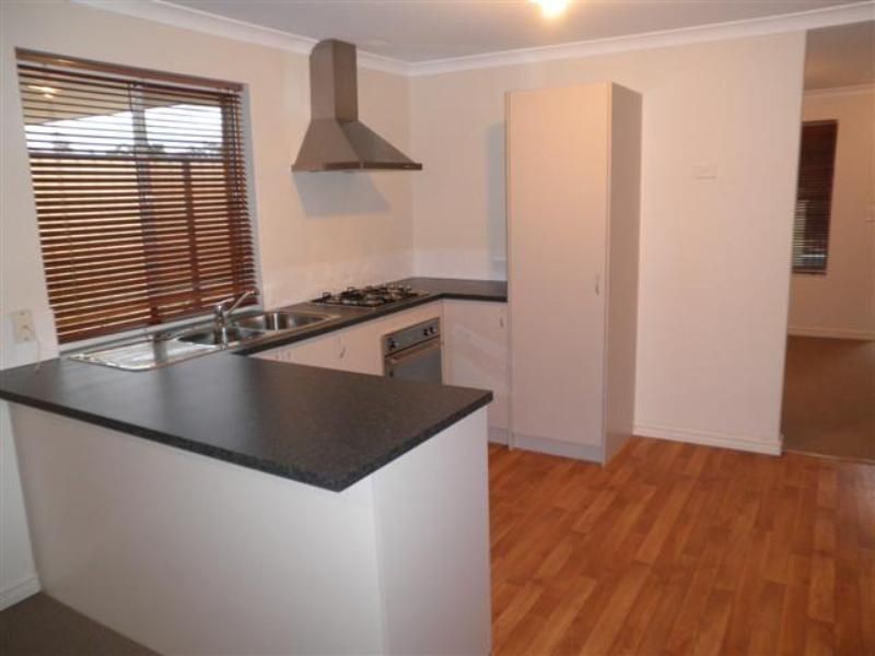 10 Harden Park Trail, Carramar WA 6031