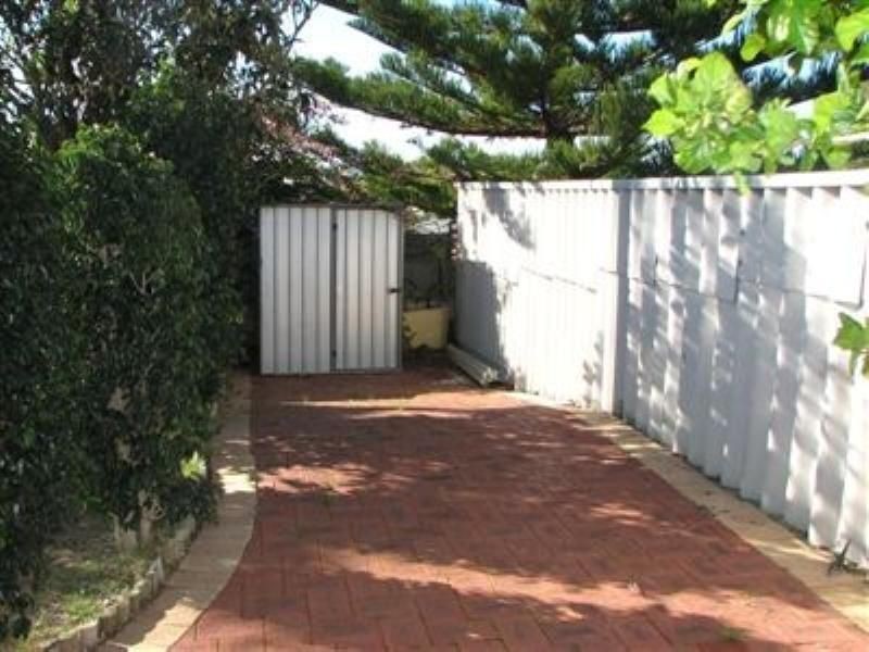 8 ATTWOOD PLACE, Clarkson WA 6030