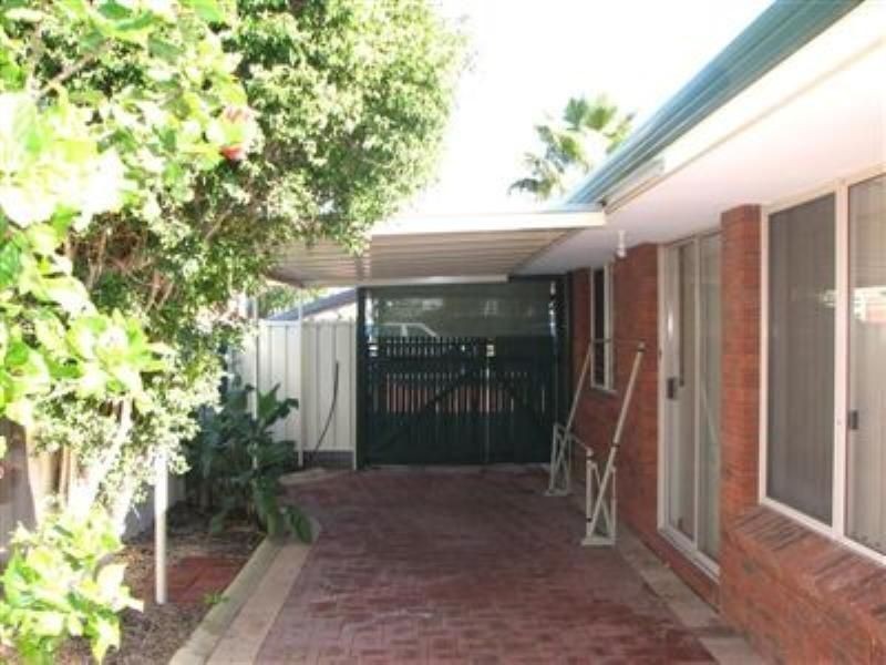 8 ATTWOOD PLACE, Clarkson WA 6030