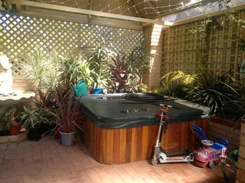 9 Tahlee Retreat, Carramar WA 6031