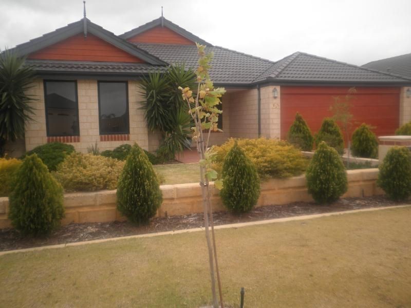 19 ALVELEY LOOP, Butler WA 6036