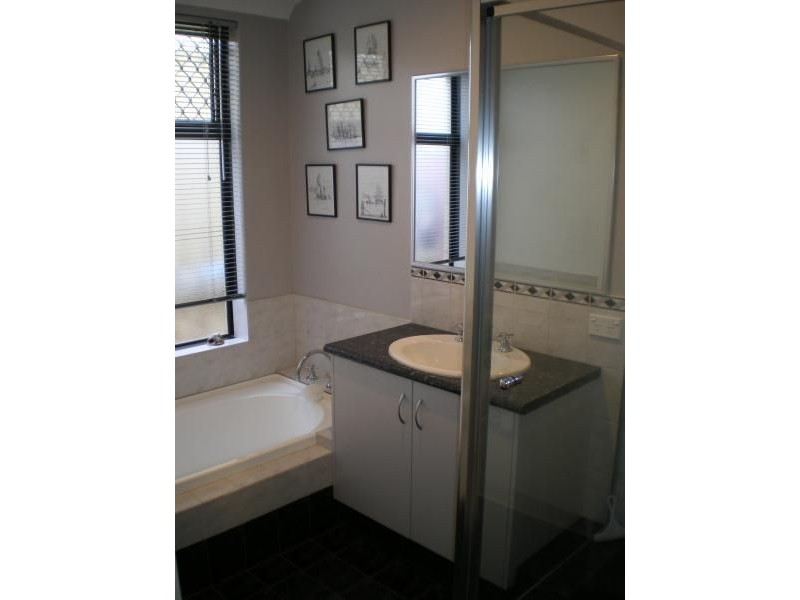 19 ALVELEY LOOP, Butler WA 6036