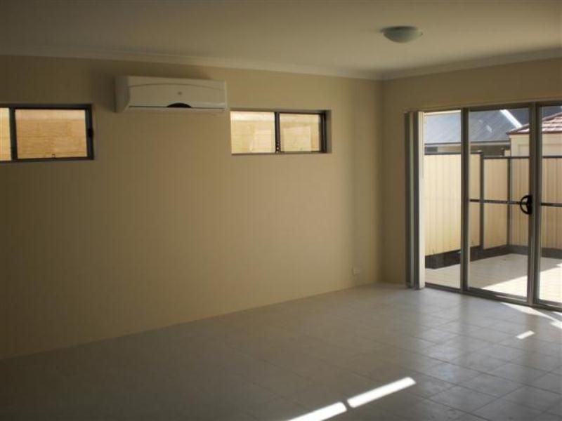 2/18 Capitol Turn, Clarkson, Clarkson WA 6030