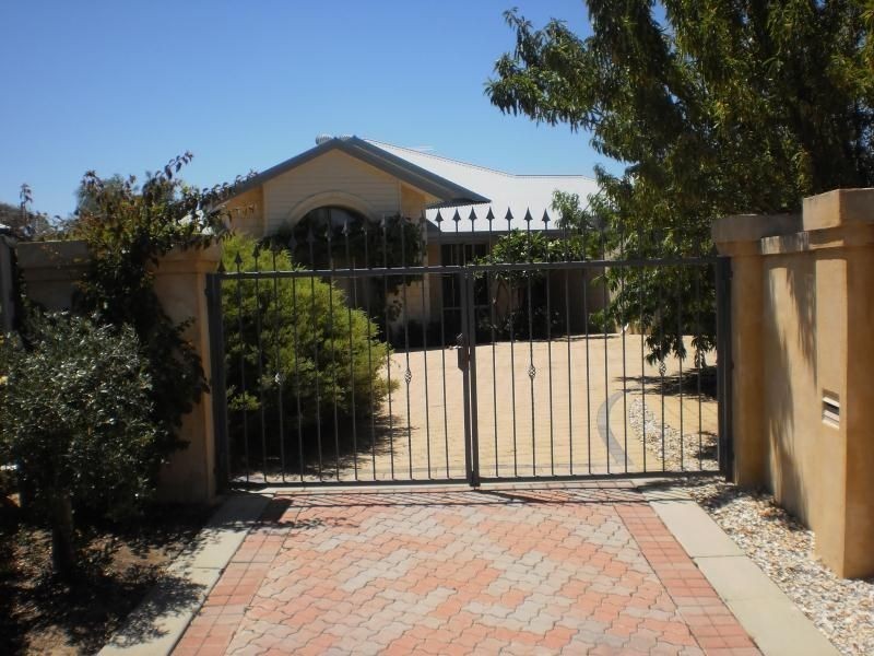 8 Hindmarsh Way, Edgewater WA 6027