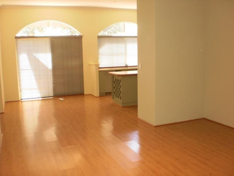 8 Hindmarsh Way, Edgewater WA 6027