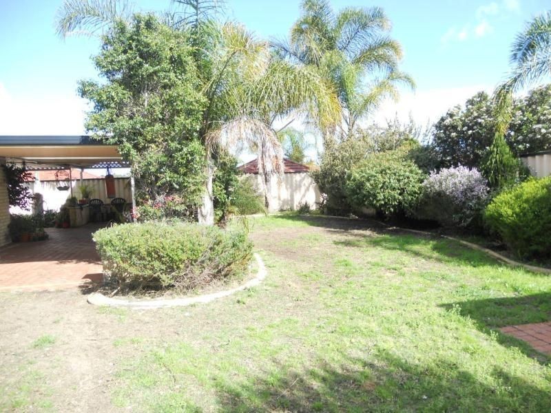111 BALLADONG LOOP, Carramar WA 6031