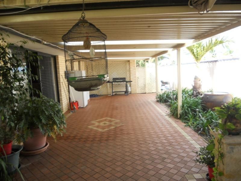 111 BALLADONG LOOP, Carramar WA 6031