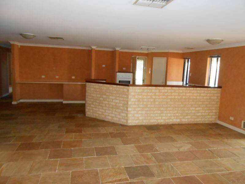 111 BALLADONG LOOP, Carramar WA 6031