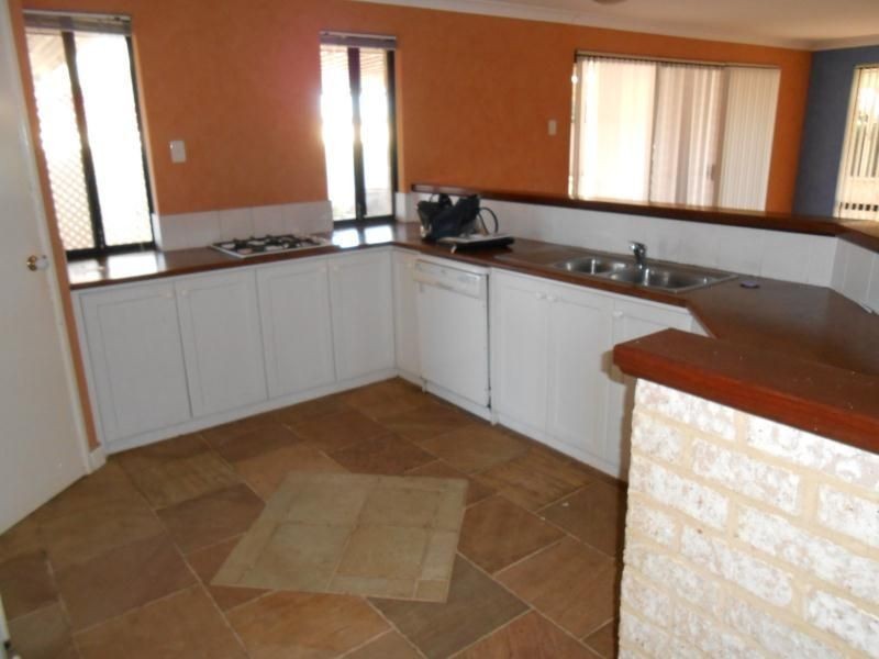 111 BALLADONG LOOP, Carramar WA 6031