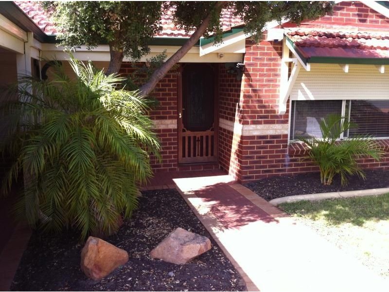 14 TARAKAN HEIGHTS, Marangaroo WA 6064