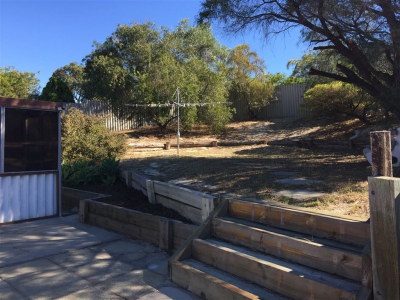 129 EDDYSTONE AVENUE, Craigie WA 6025