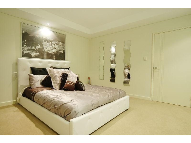 12 SWANSEA PROMENADE, Mindarie WA 6030