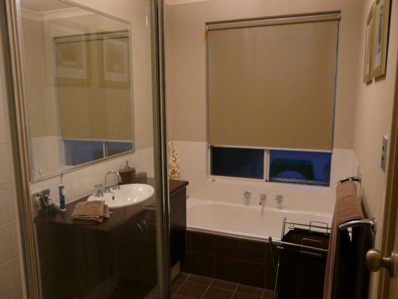 11 Westwood Meander, Carramar WA 6031