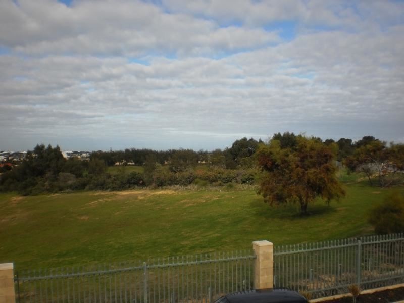 25 Roxburgh Circle, Kinross WA 6028