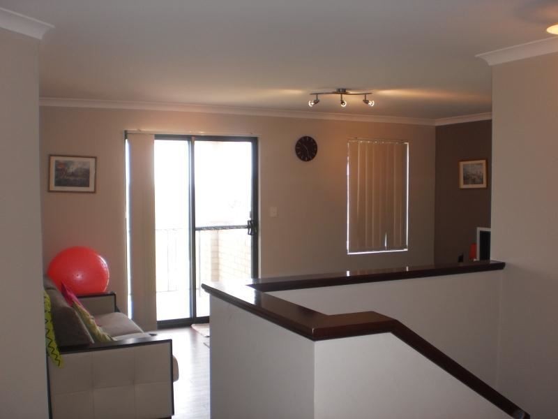 25 Roxburgh Circle, Kinross WA 6028