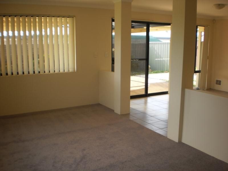 10 GHOST GUM BOULEVARD, Banksia Grove WA 6031