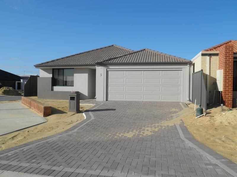 5 BENTHAM, Banksia Grove WA 6031