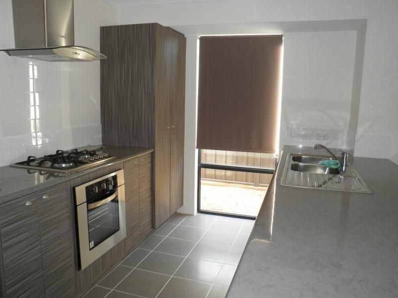 5 BENTHAM, Banksia Grove WA 6031