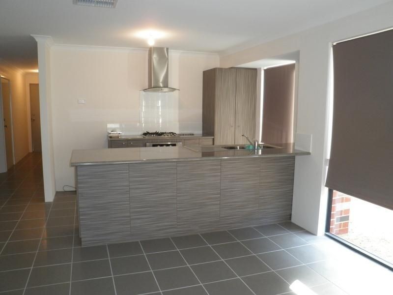 5 BENTHAM, Banksia Grove WA 6031