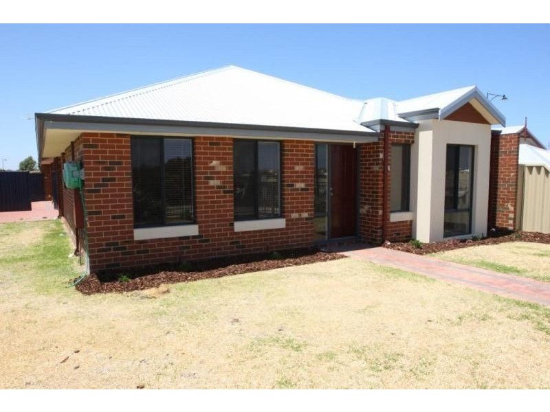 6 Kahana Parkway, Butler WA 6036