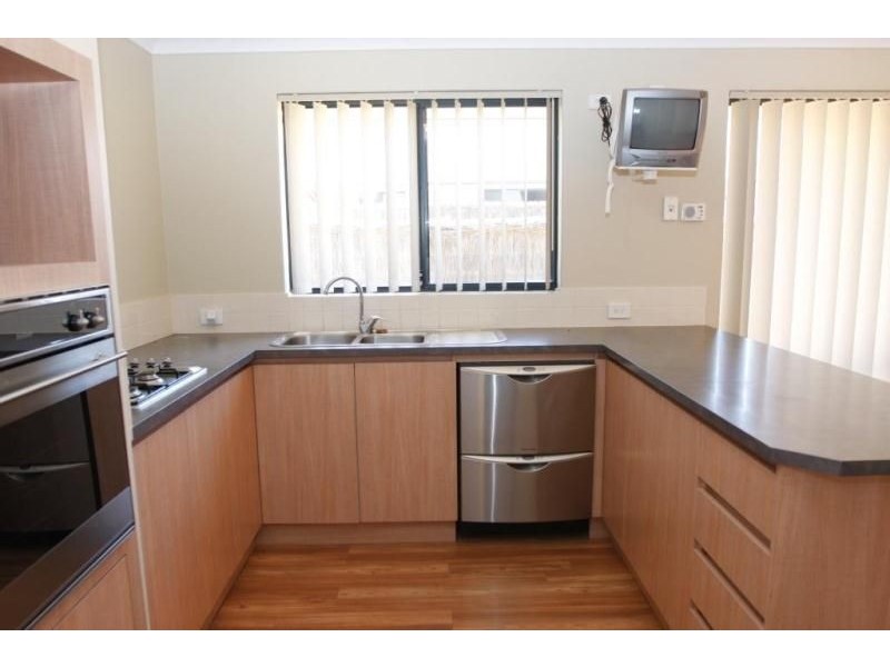 6 Kahana Parkway, Butler WA 6036