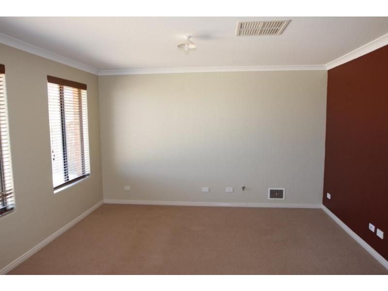 6 Kahana Parkway, Butler WA 6036