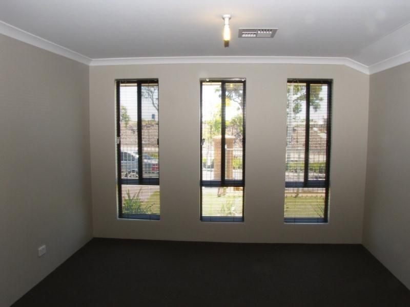 29 Joseph Banks Boulevard, Banksia Grove WA 6031