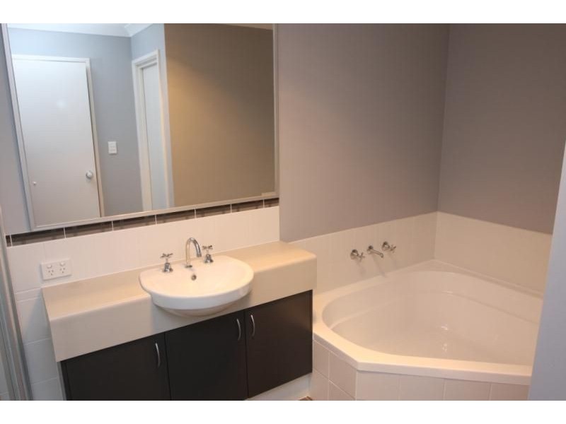 22 Strathmerton Road, Banksia Grove WA 6031