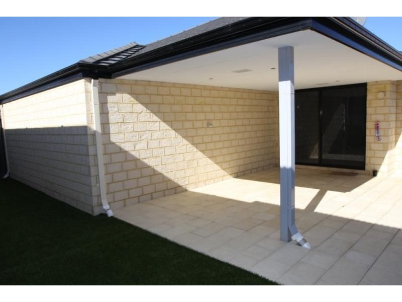 22 Strathmerton Road, Banksia Grove WA 6031