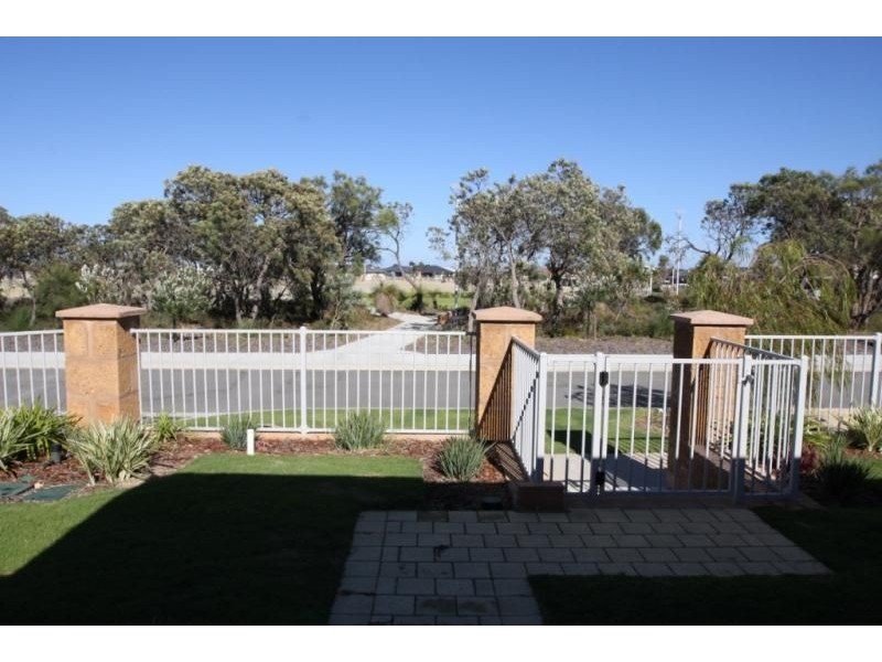 22 Strathmerton Road, Banksia Grove WA 6031