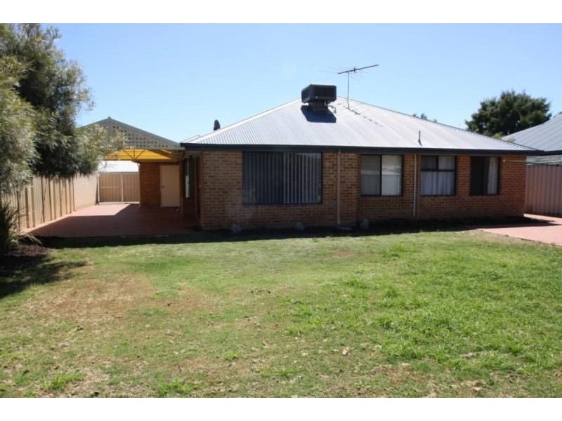 34 CLARAFIELD MEANDER, Tapping WA 6065