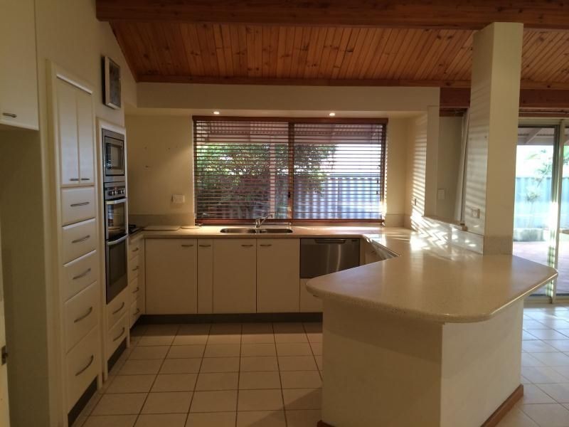 8 Lowana Court, Currambine WA 6028