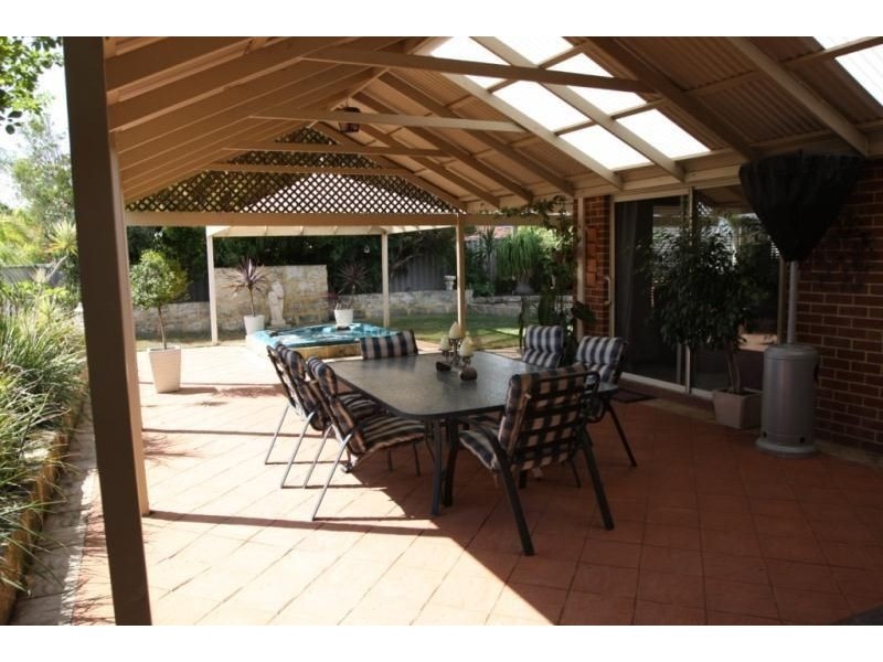 8 Lowana Court, Currambine WA 6028