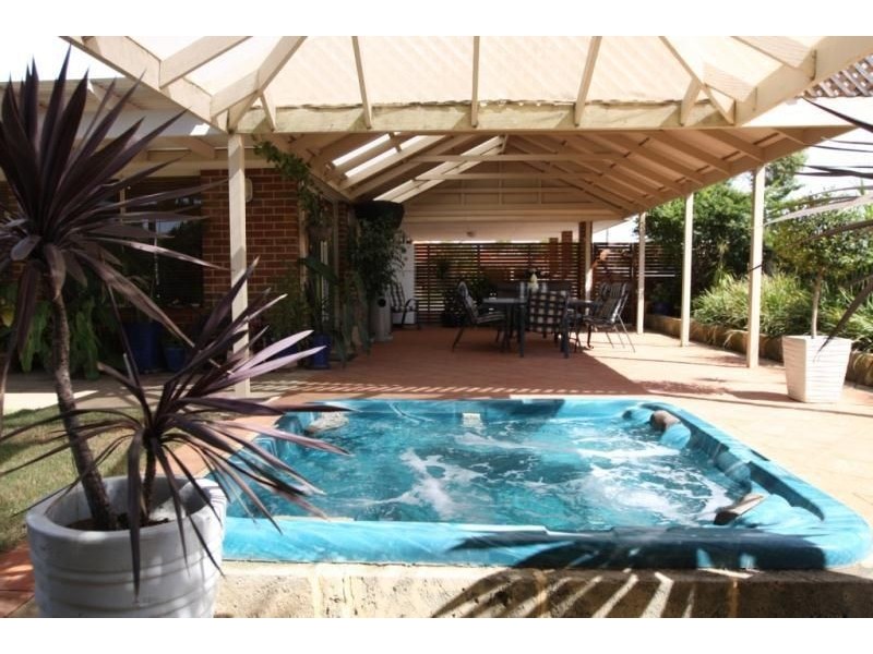 8 Lowana Court, Currambine WA 6028