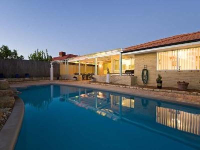 35 Manhattan Avenue, Iluka WA 6028