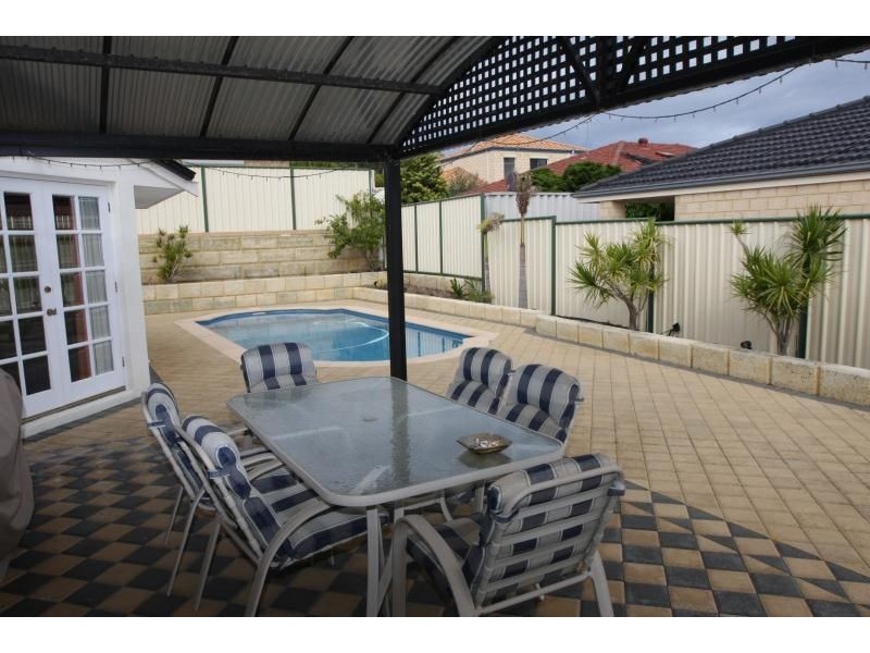 4 Conrad Way, Currambine WA 6028