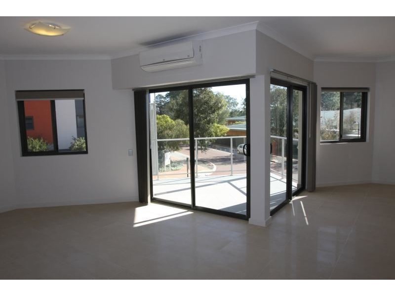 12/1 Walsh Loop, Joondalup WA 6027